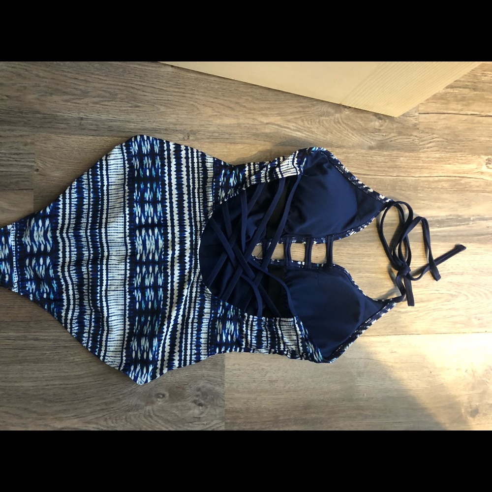 Aztec pattern once piece! - Picture 3 of 4